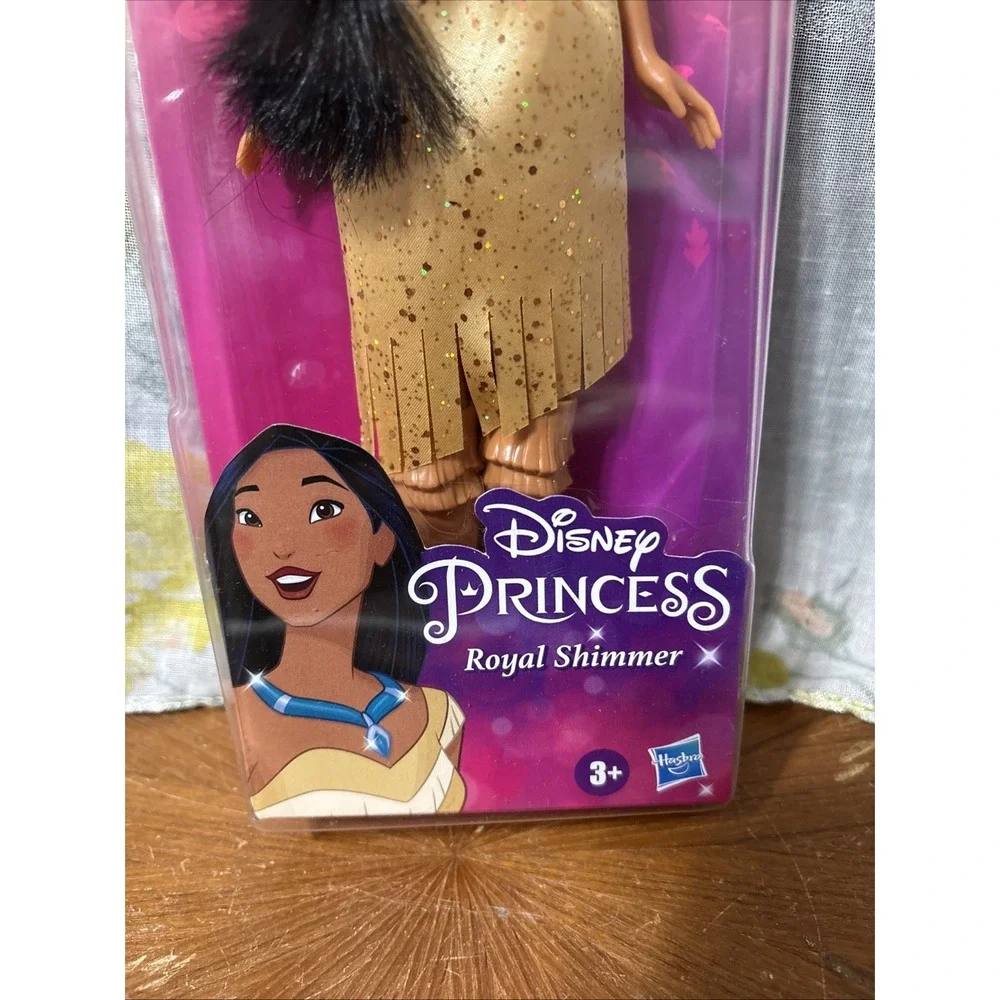 Disney Princess Royal Shimmer Pocahontas Doll, Fashion Doll with Skirt and Acces